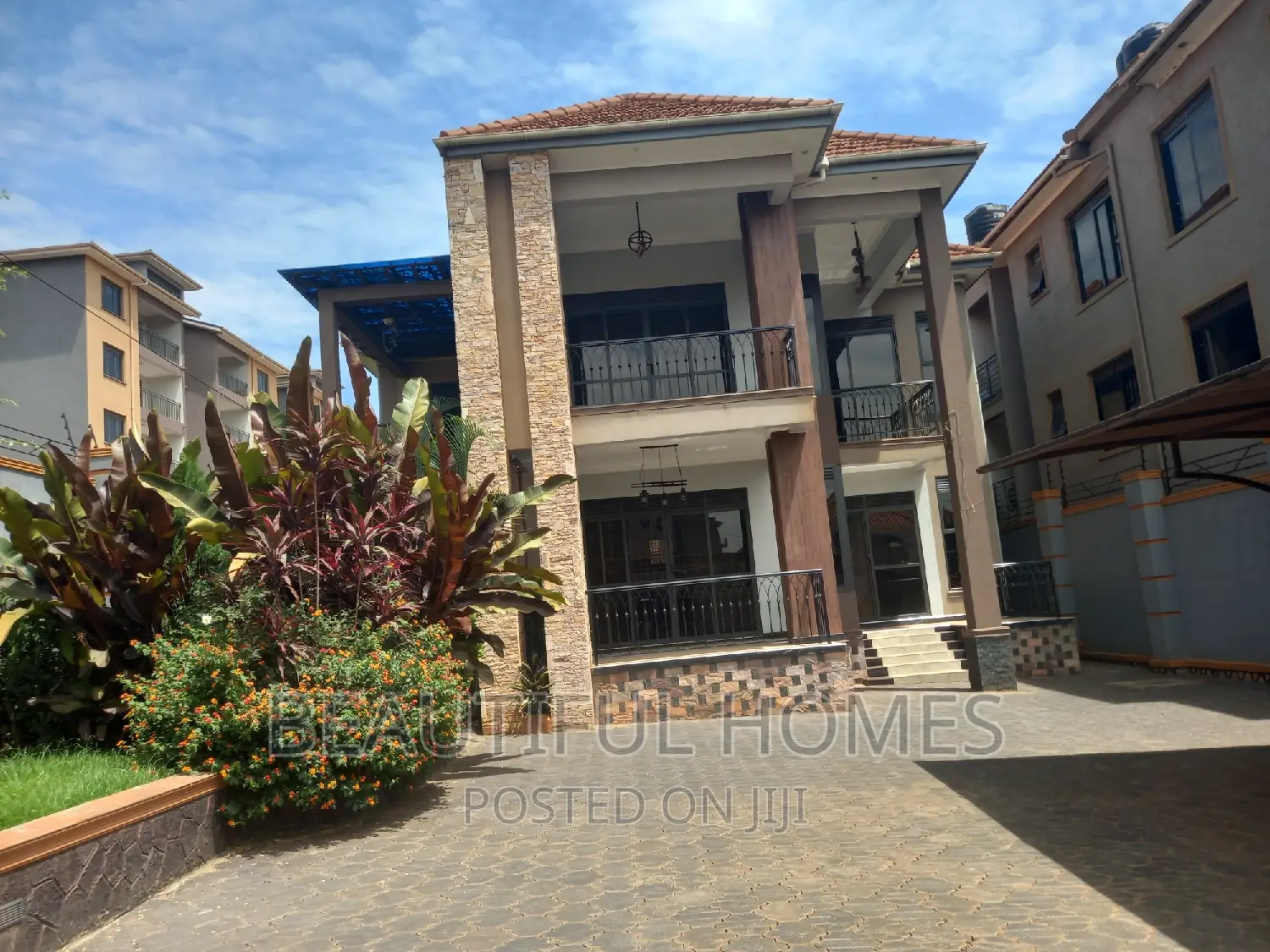 Furnished 6bdrm Duplex in Kyanja Rich, Nakawa for sale
