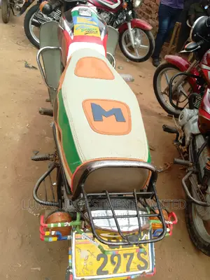 Bajaj Boxer 2023 Red