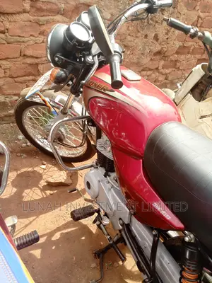 Bajaj Boxer 2023 Red