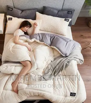 6*6 Luxury Coral Velvet Duvet Set With Two Pillowcases