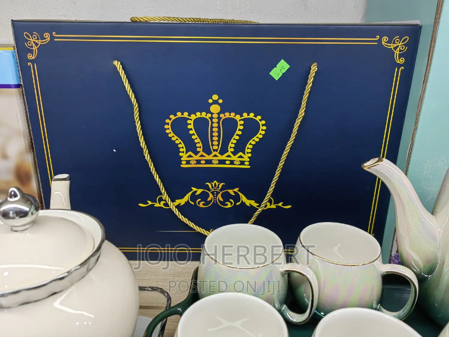 Tea Set With Teapot and Spoons, Exquisite Ceramics