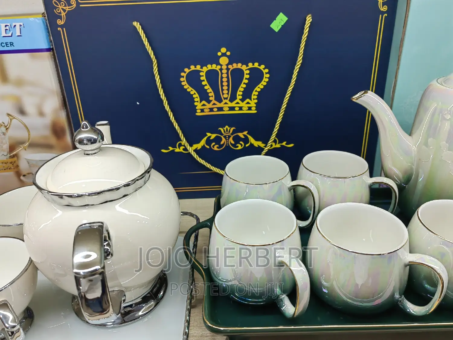 Tea Set With Teapot and Spoons, Exquisite Ceramics