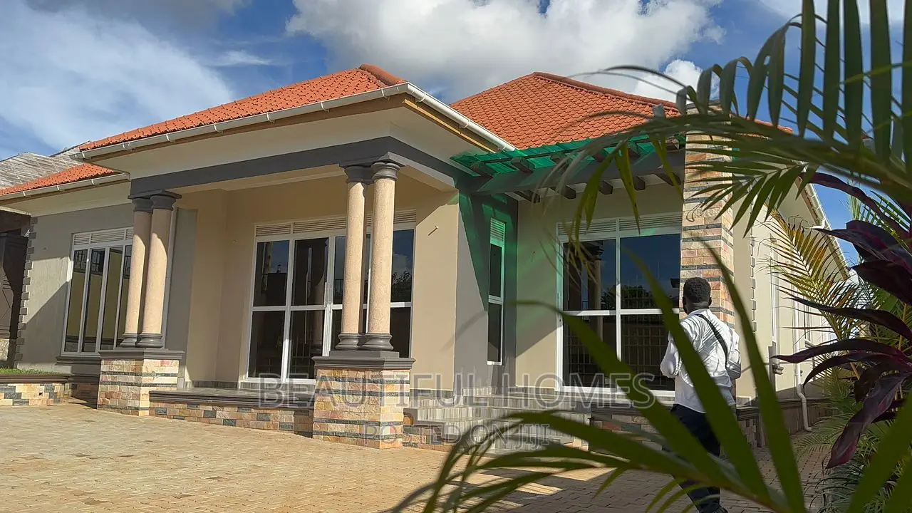 Furnished 4bdrm House in Kitende Entebbe Road, Central Division