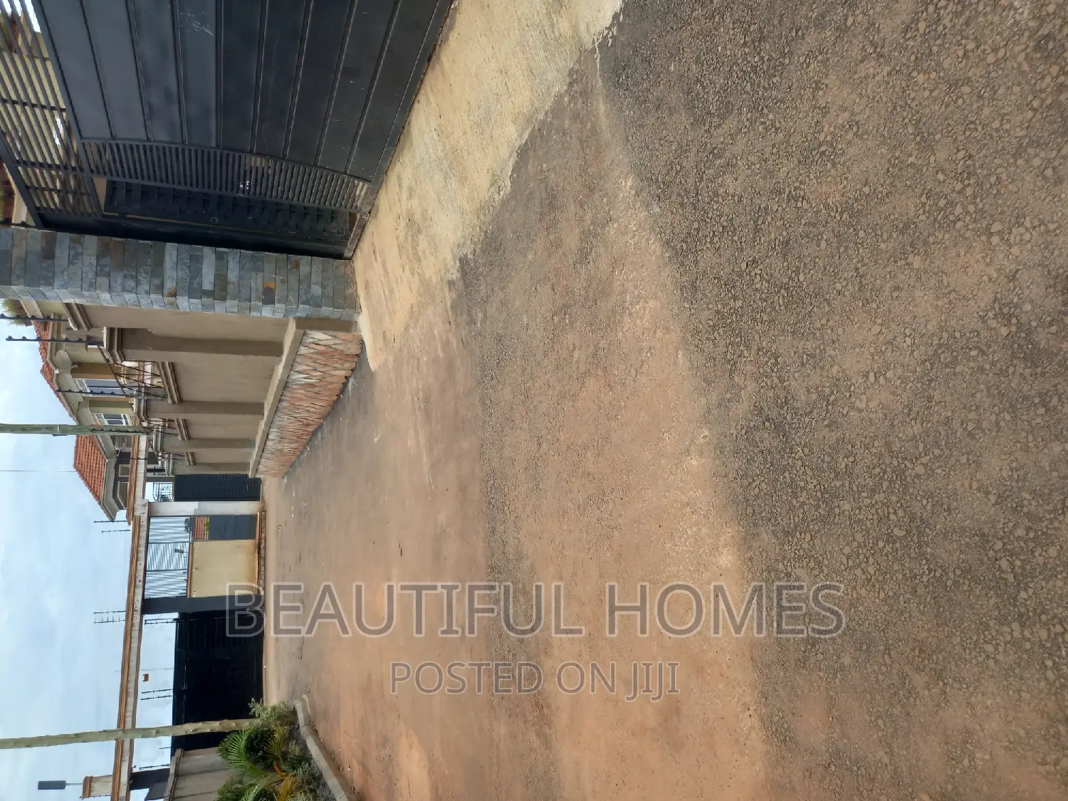 Furnished 5bdrm Duplex in Kyanja Tarmacked, Nakawa for sale