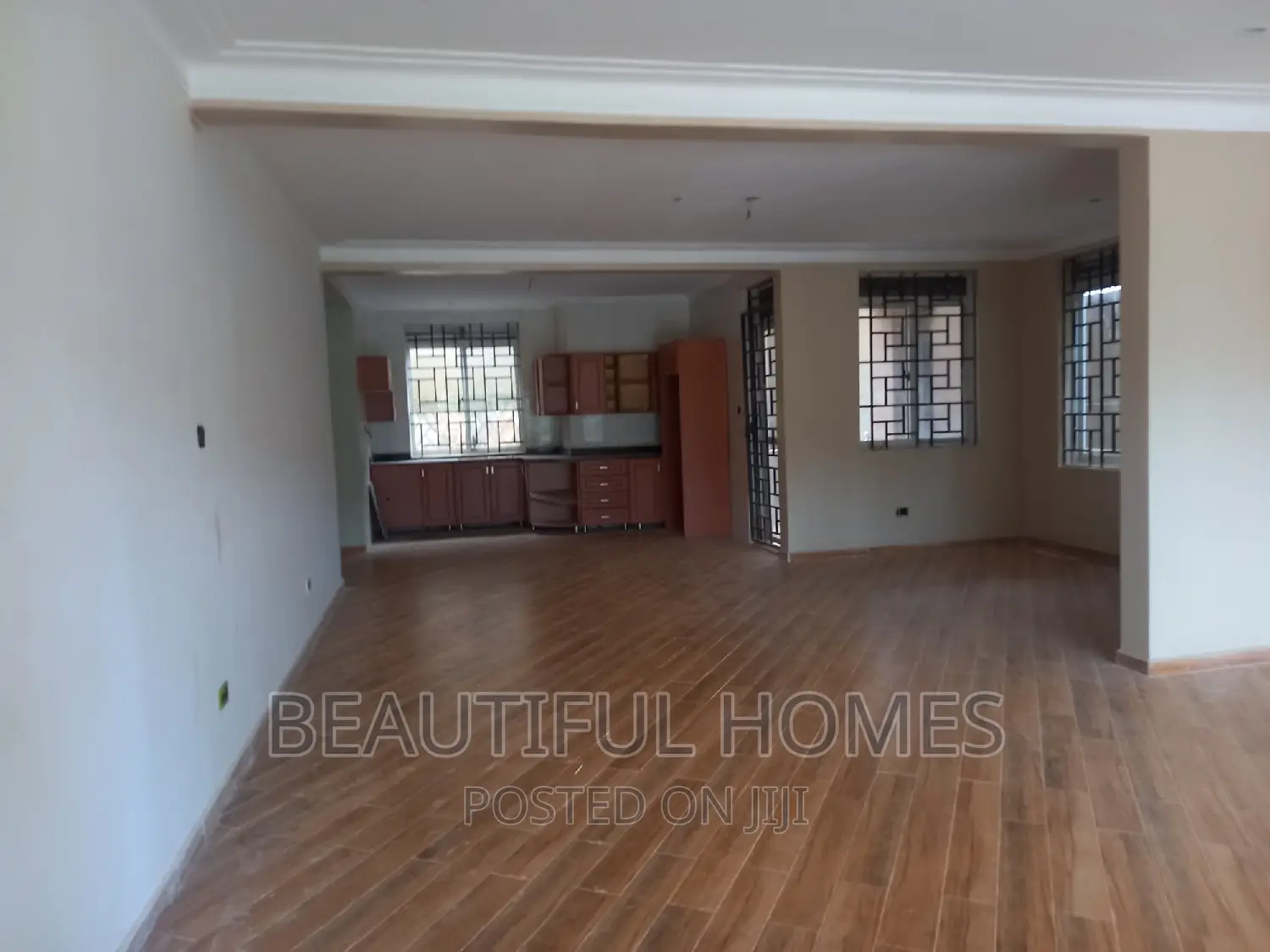 Furnished 5bdrm Duplex in Kyanja Tarmacked, Nakawa for sale