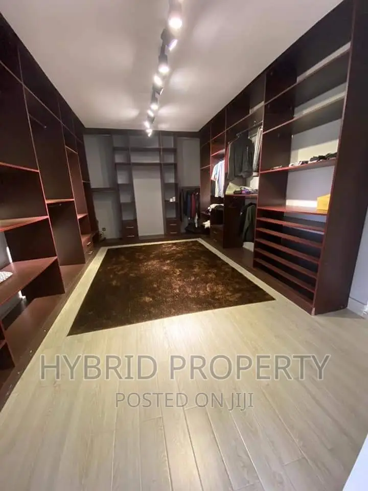 Furnished 5bdrm Mansion in Bweya~Kajjansi Along, Ssisa for sale