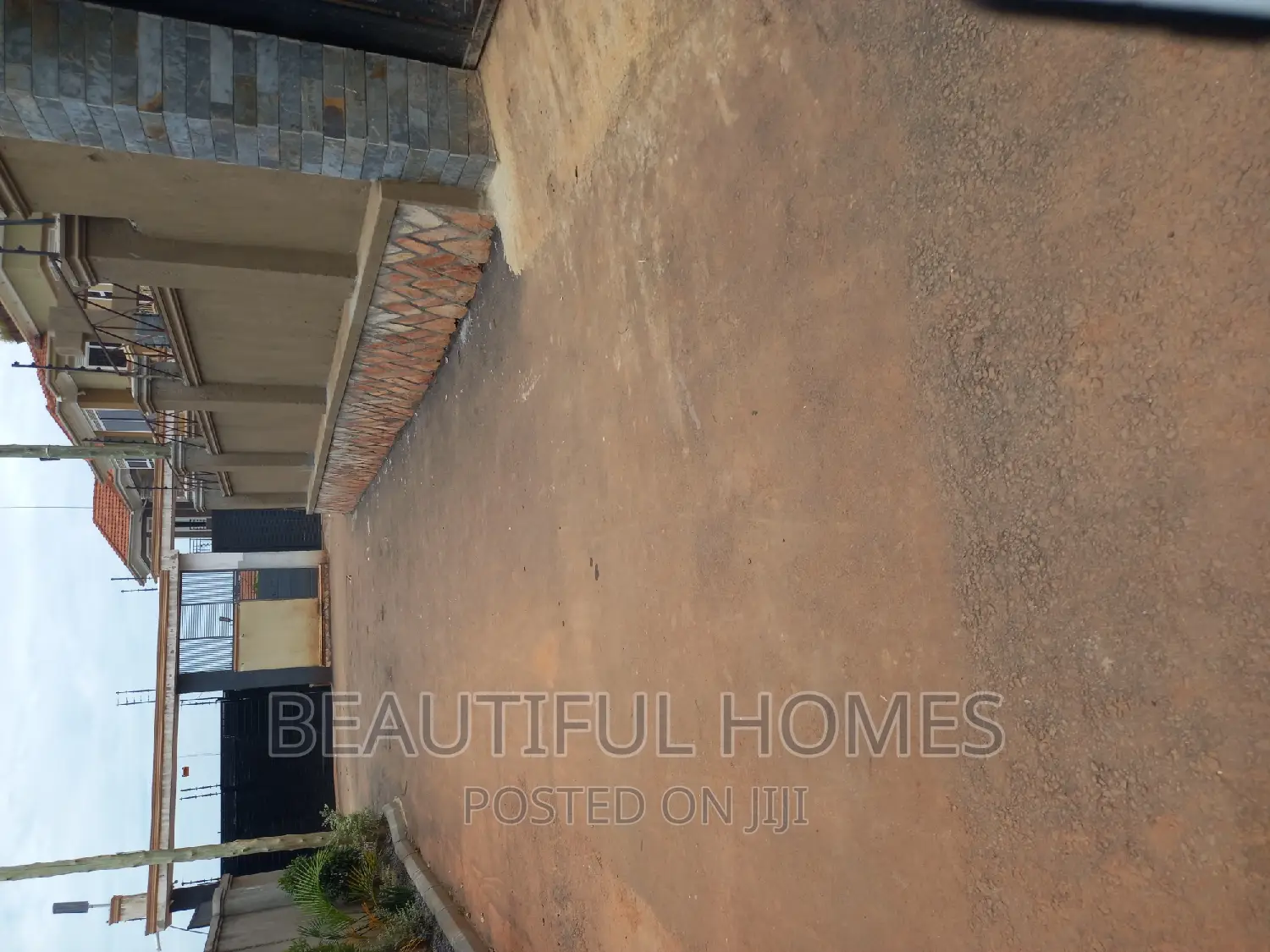 Furnished 5bdrm Duplex in Kira Wealthy Estate for sale