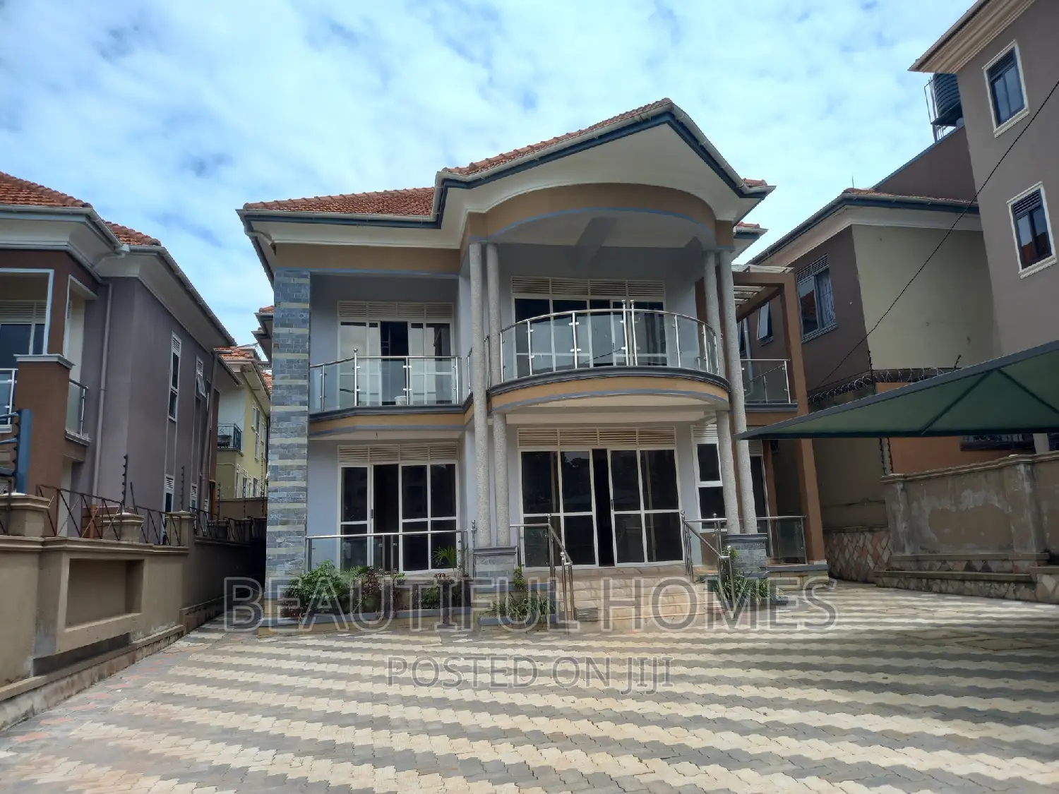 Furnished 5bdrm Duplex in Kira Wealthy Estate for sale