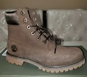 NEW 7M Premium Waterproof Boots W/Satin Collar