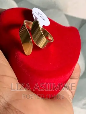 Simple Lady’S Rings