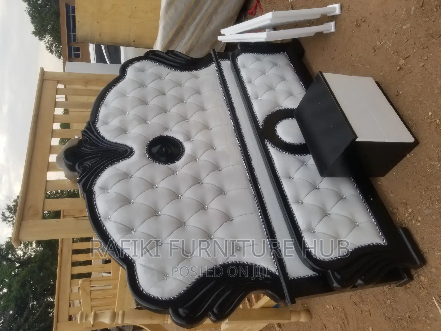 Leather Bed / 5by6 Bed / Wooden Bed / Best / Furniture