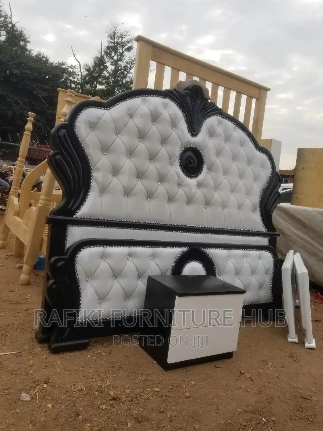 Leather Bed / 5by6 Bed / Wooden Bed / Best / Furniture