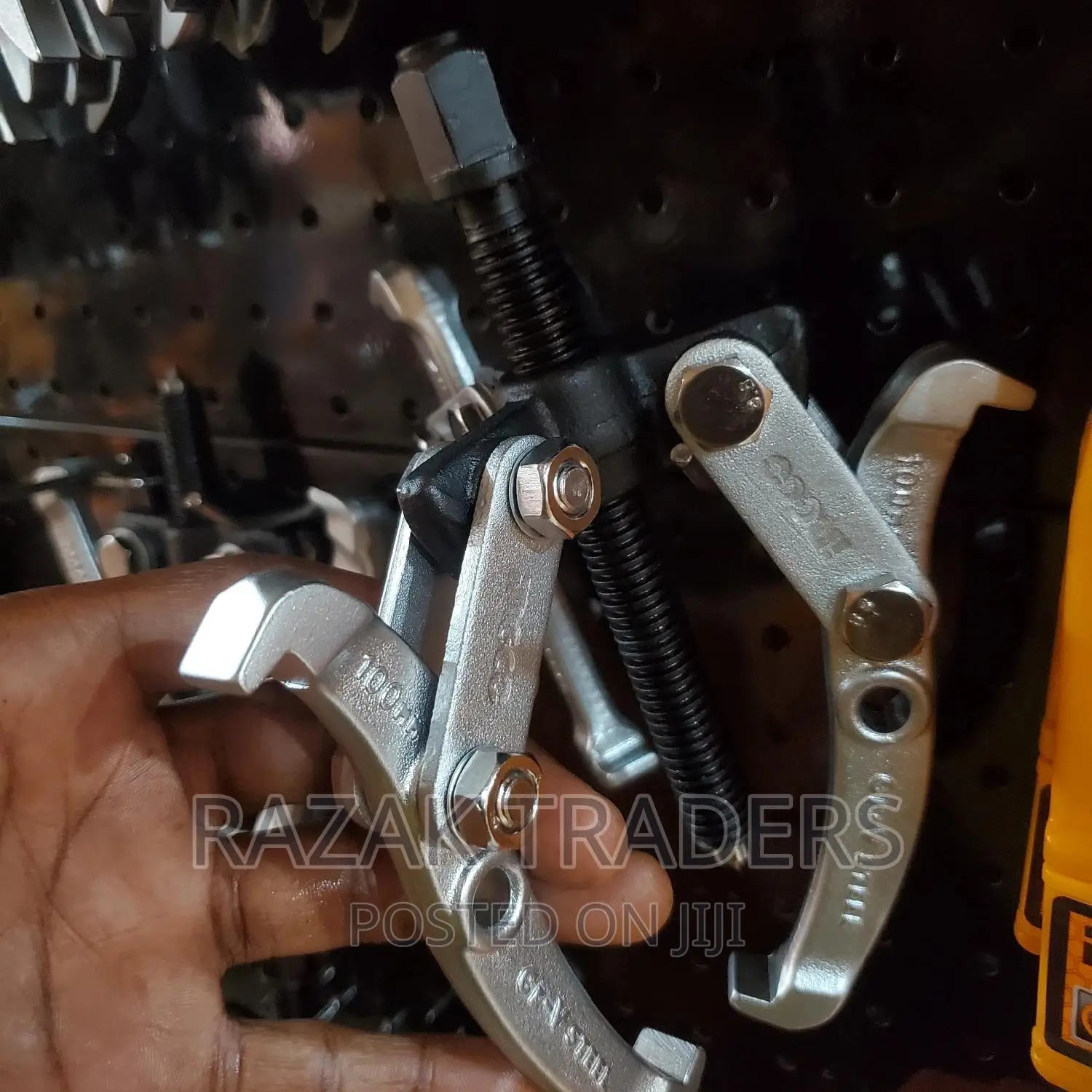 Ingco Industrial Three Jaws Gear Puller 3" CR-V