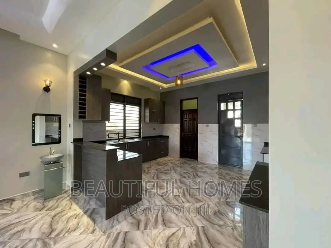 Furnished 5bdrm Bungalow in Bwebajja Entebbe, Central Division