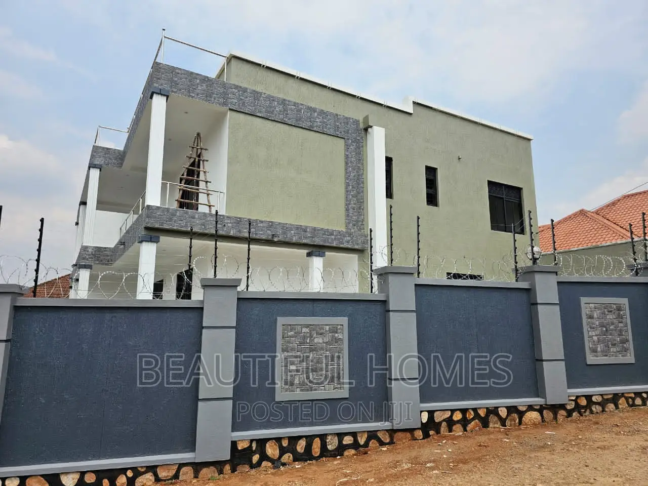 Furnished 6bdrm Mansion in Kira Buwate, Central Division for sale