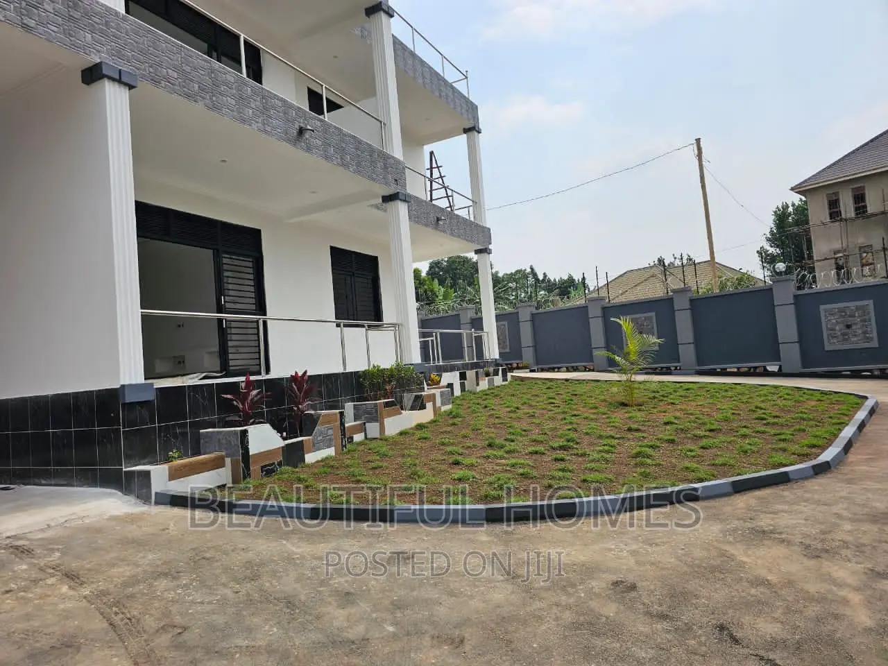 Furnished 6bdrm Mansion in Kira Buwate, Central Division for sale