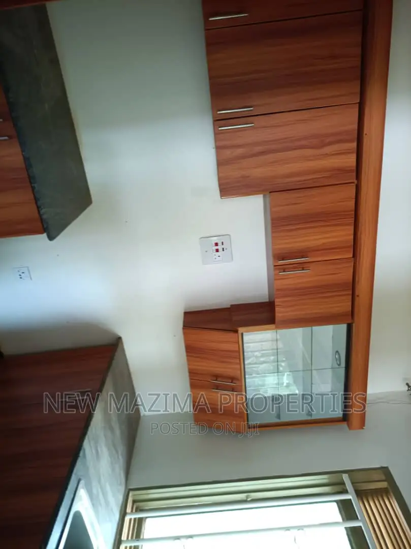 3bdrm Bungalow in Kitende Ntebe Rd, Division A for sale
