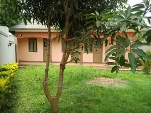 3bdrm Bungalow in Kitende Ntebe Rd, Division A for sale