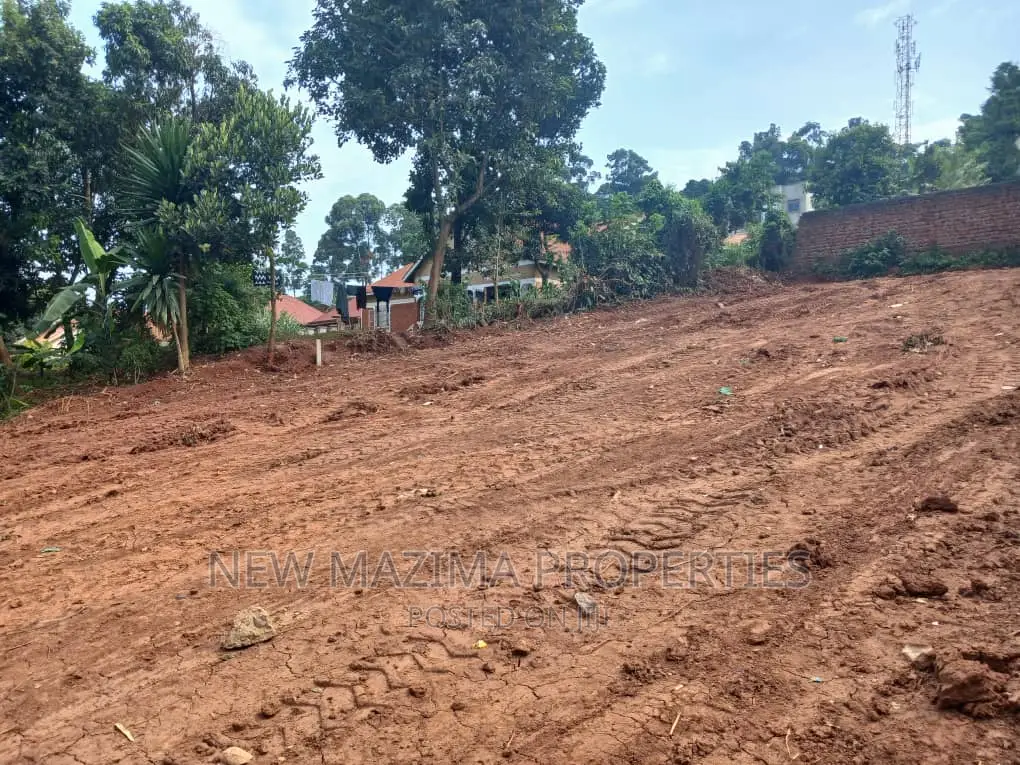 Verybeautiful Plot Quicksale Heart of Najanankumbi Ntebe Rd