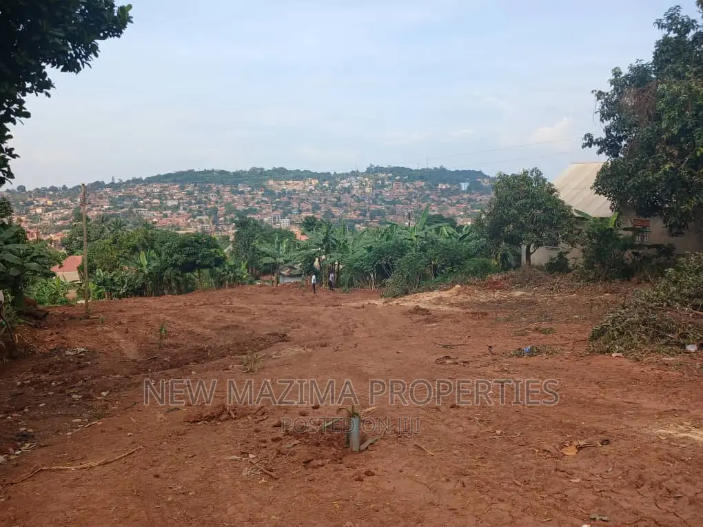Verybeautiful Plot Quicksale Heart of Najanankumbi Ntebe Rd