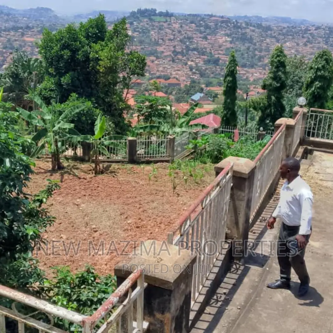 Very Beautiful 18 Decimals Plot Forcedsale Makindye Kizungu