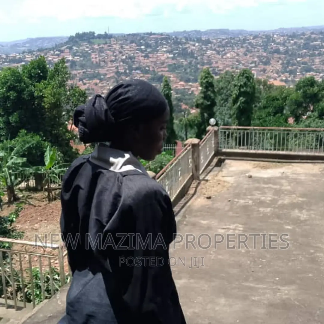 Very Beautiful 18 Decimals Plot Forcedsale Makindye Kizungu