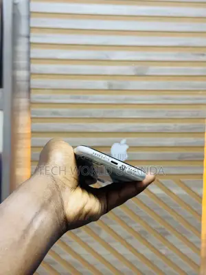 Apple iPhone XR 64 GB White