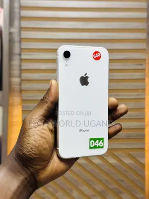 Apple iPhone XR 64 GB White