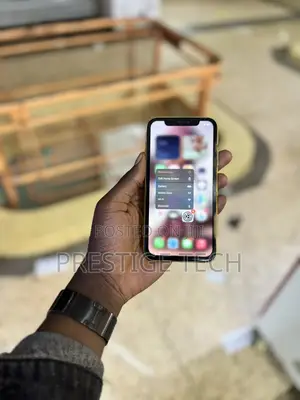 Apple iPhone 11 64 GB Yellow