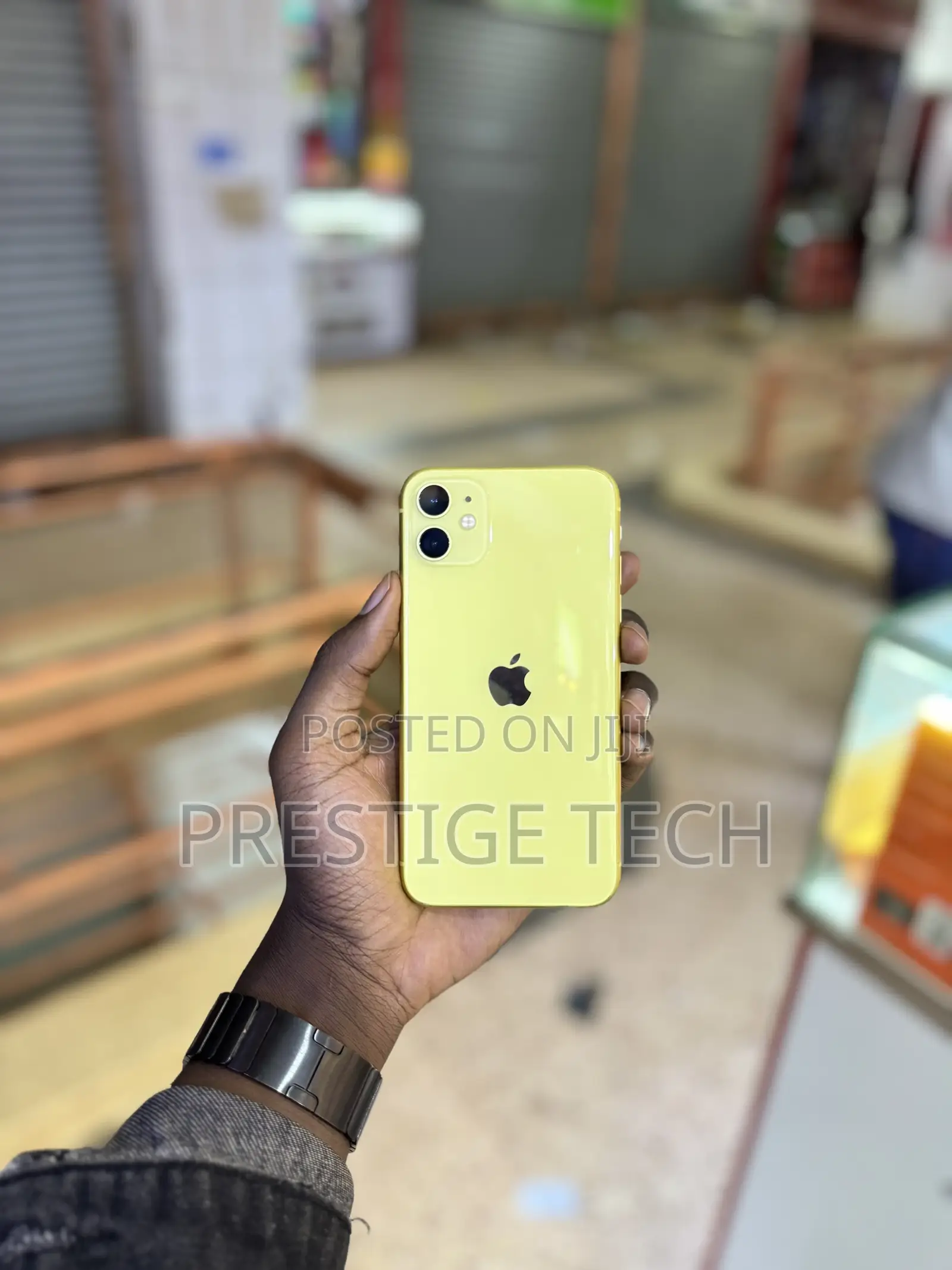 Apple iPhone 11 64 GB Yellow