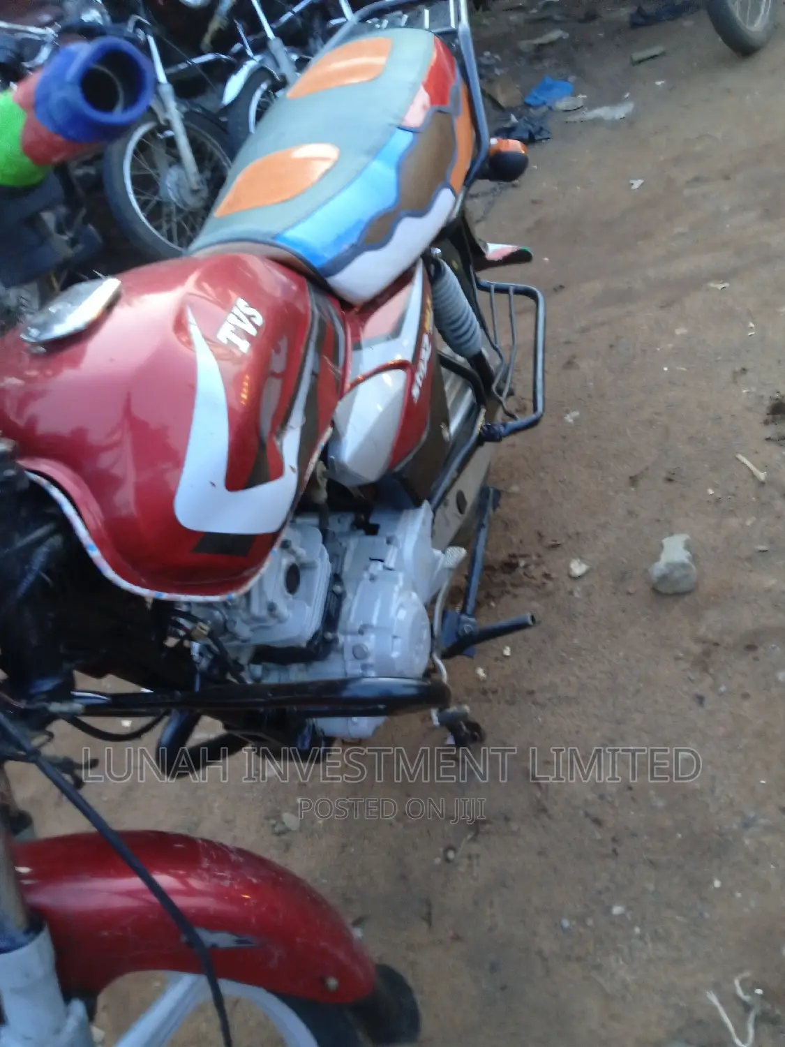 TVS HLX 125 2022 Red