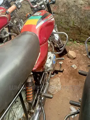 Bajaj Boxer 100 2023 Red
