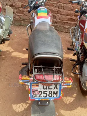 Bajaj Boxer 2023 Red