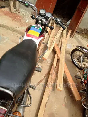 Bajaj Boxer 2021 Red