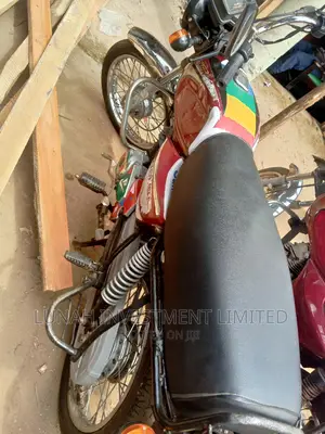 Bajaj Boxer 2021 Red