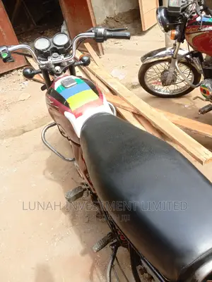 Bajaj Boxer 2021 Red