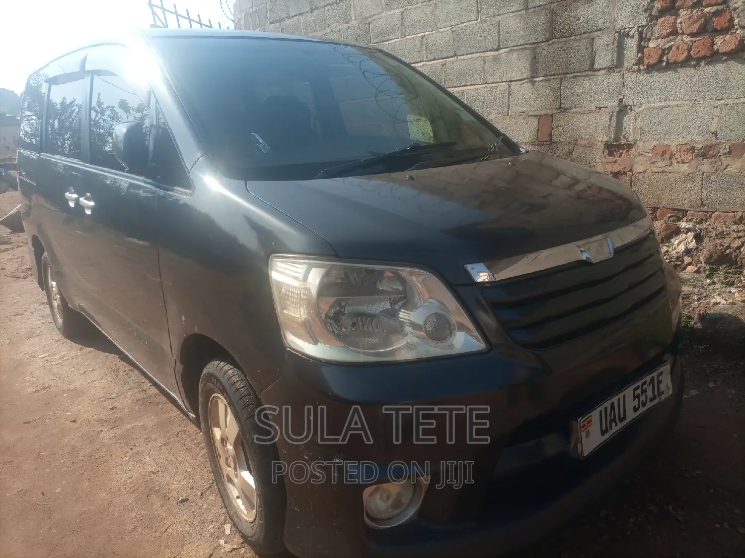 Toyota Noah 2.0 AWD (8 Seater) 2003 Black
