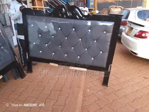 5x6 Gray Leather Bed R2
