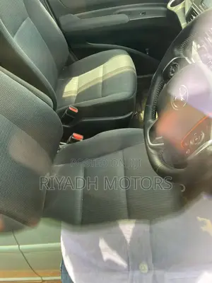 Toyota Sienta 1.5 FWD 2017 Silver