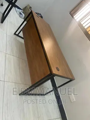 Office Furniture/ Two Seater Workstation/ Table