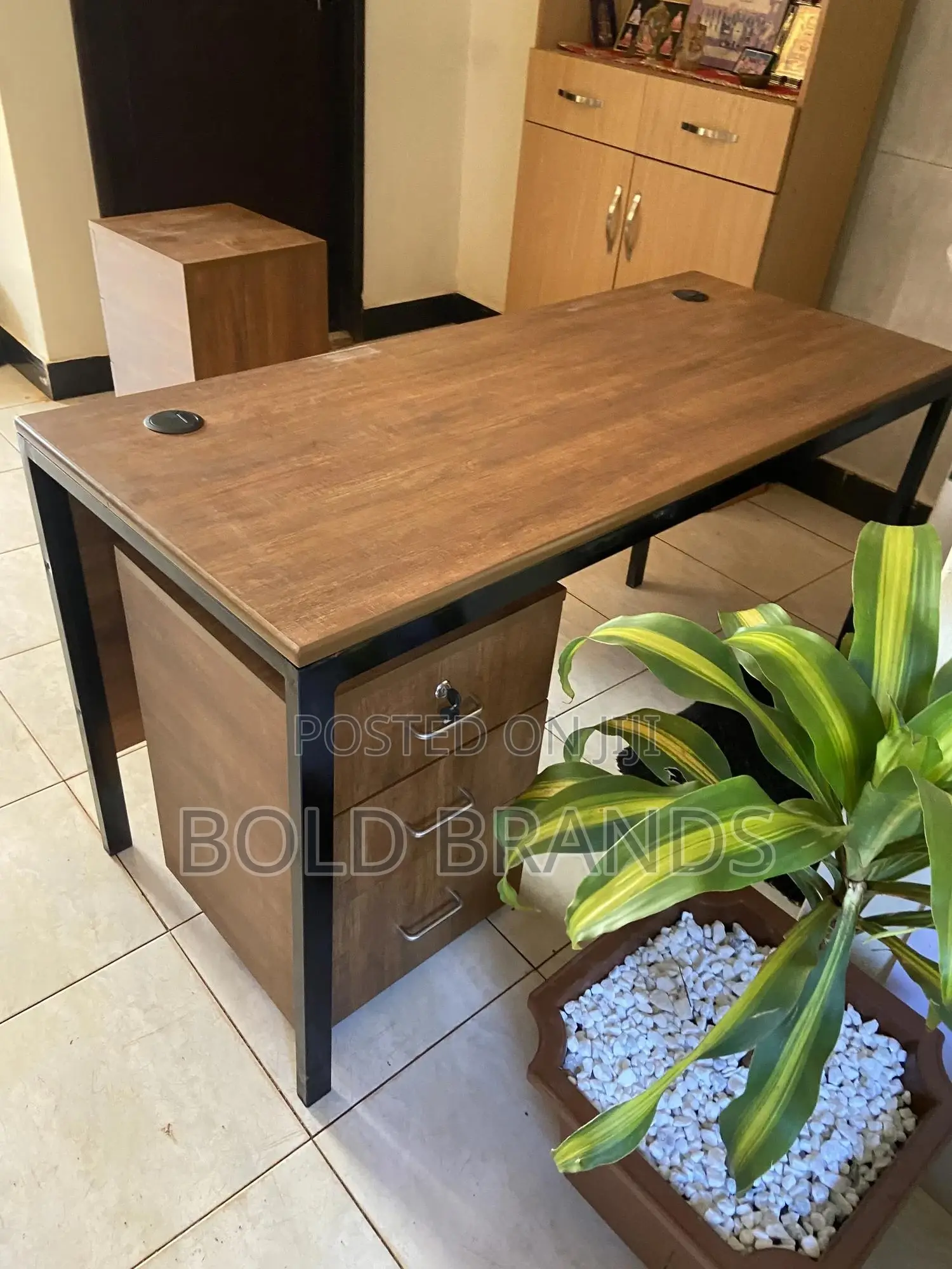 Office Table/ Office Desk/ Office Furniture