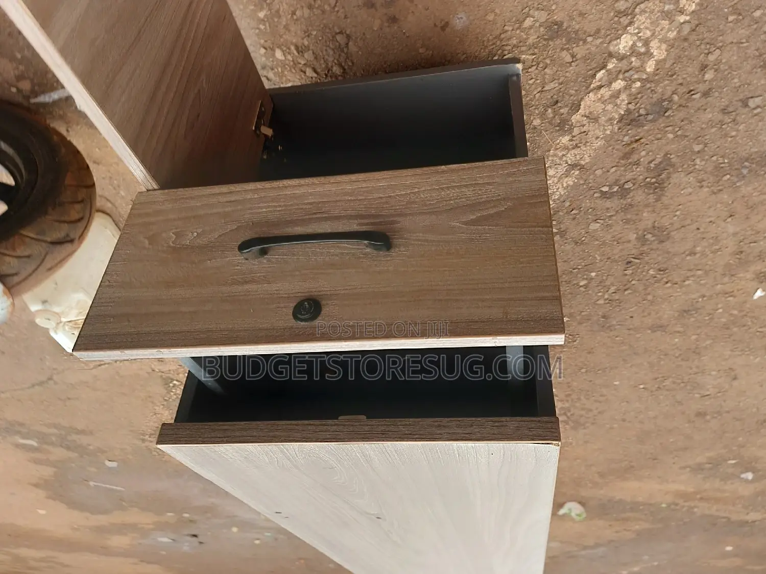 4 Drawer Table