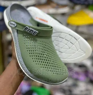 Lite Ride Crocs
