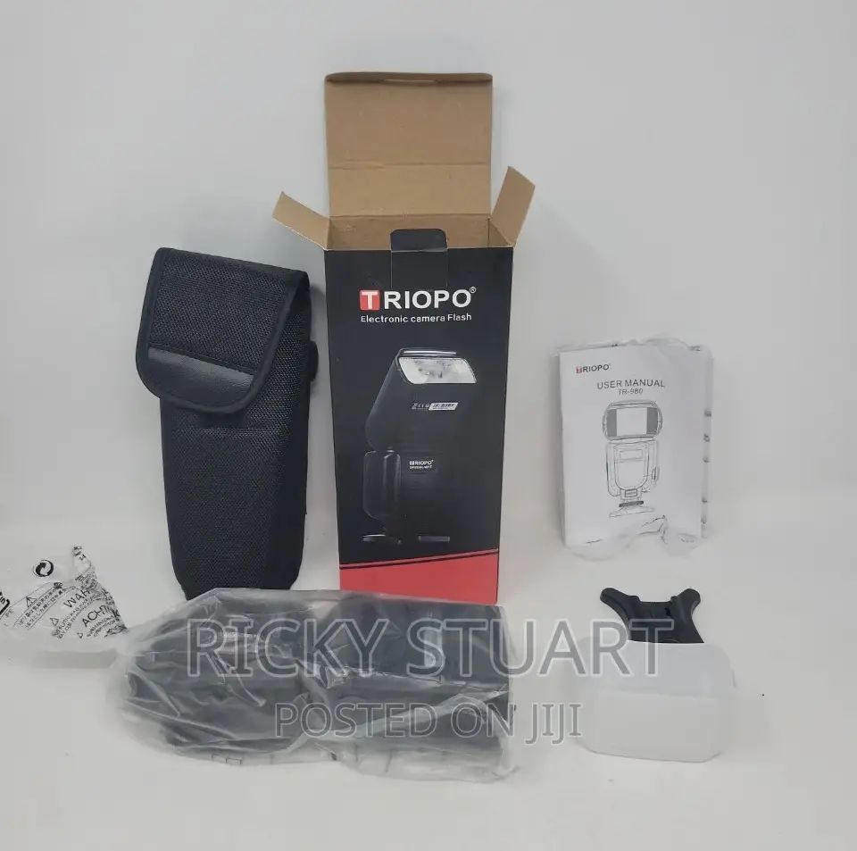 Triopo Tr-982 Flash Speedlite for Canon / Nikon DSLR Cameras