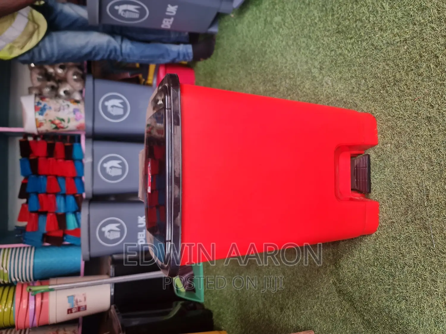 30L Plastic Pedal Trash Bin