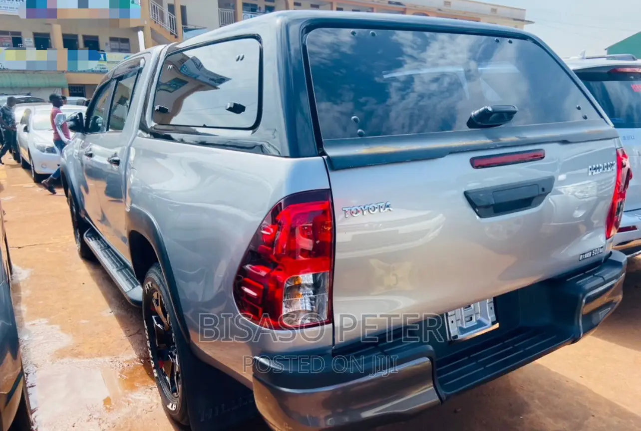 Toyota Hilux 2019 Silver
