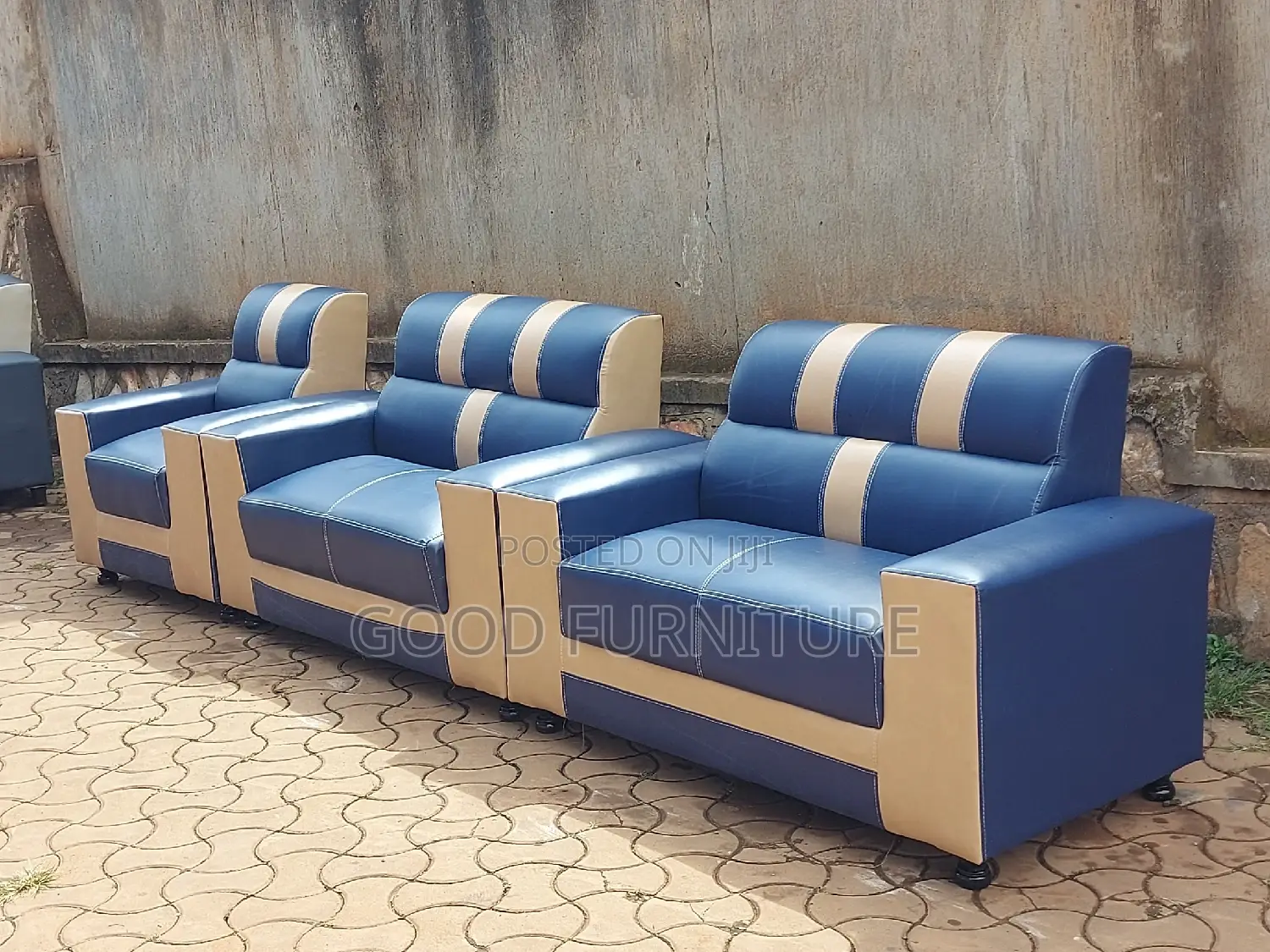 Memorable Five Seaters Sofas