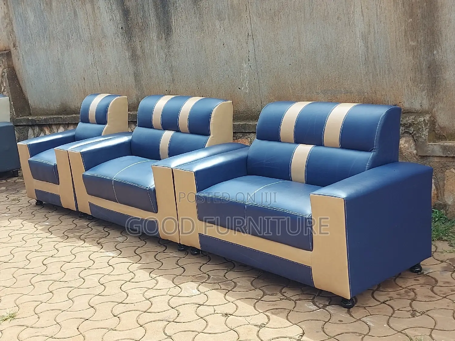 Memorable Five Seaters Sofas