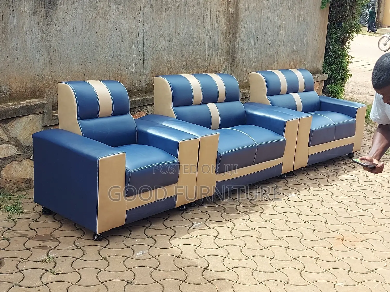 Memorable Five Seaters Sofas