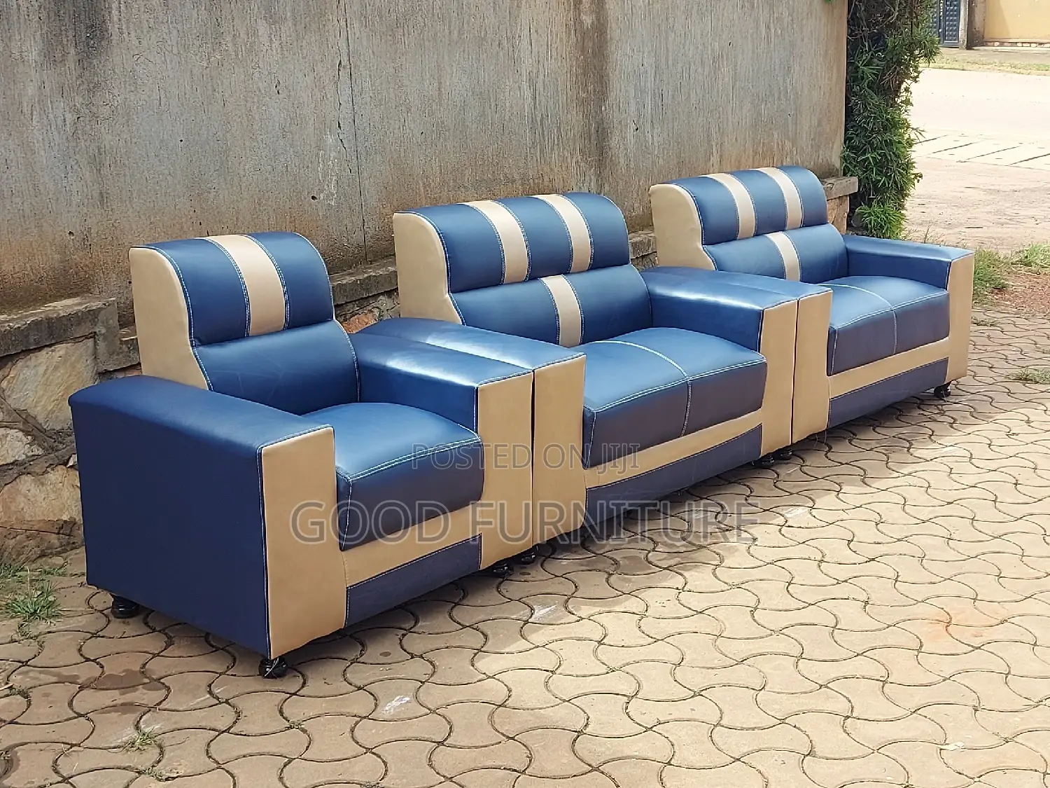 Memorable Five Seaters Sofas